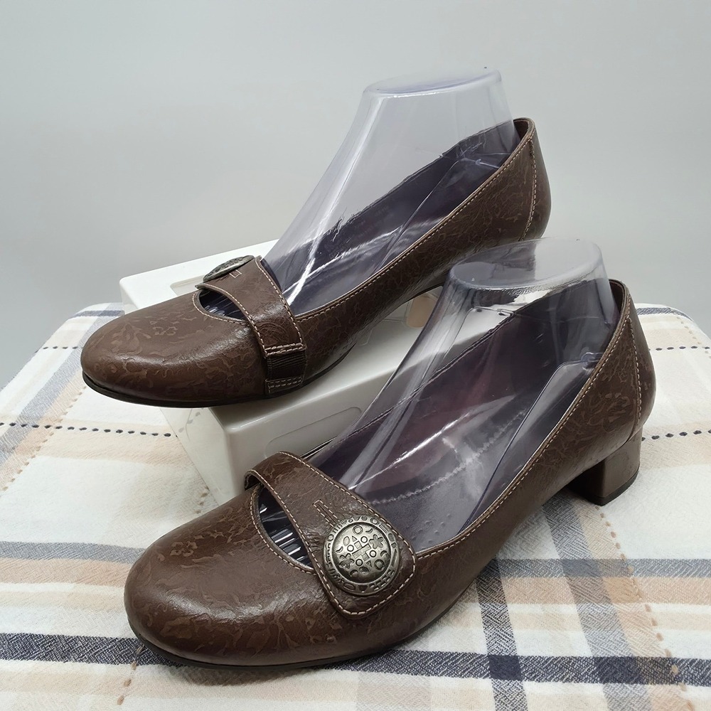 Clarks Artisan Women's Brown Leather Floral Embossed Mary Jane Block Heels 8.5M